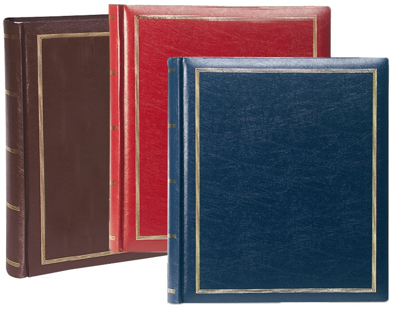 Copertina in carta vinilica, 3 colori assortiti, stampa filo oro. Interni in cartoncino e velina, 100 pagine 29x32.